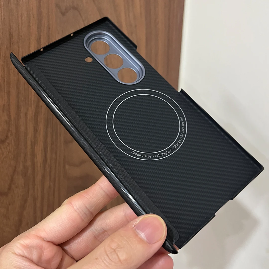 Magnetic Aramid Carbon Fiber Hinge Phone Case with Magsafe Compatibility