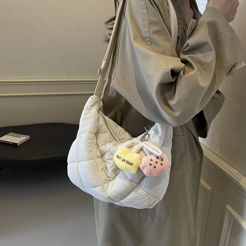 Quilted Padded Crossbody Bag for Women Pleated Bubbles Cloud Shoulder Bags Adjustable Strap Ruched Handbags Purse Chic Hobo Bag