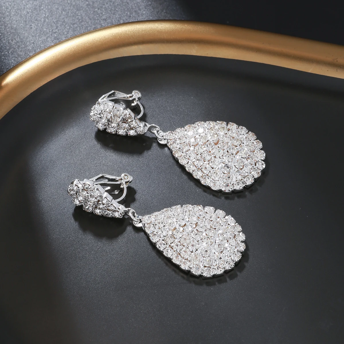 Orecchini Pendenti A Clip Per Donna Con Cristalli Zirconia Cubica - Lunghi 6,5 Cm, Non Forati, Con Cuscinetti Antidolorifici, Eleganti E Leggeri