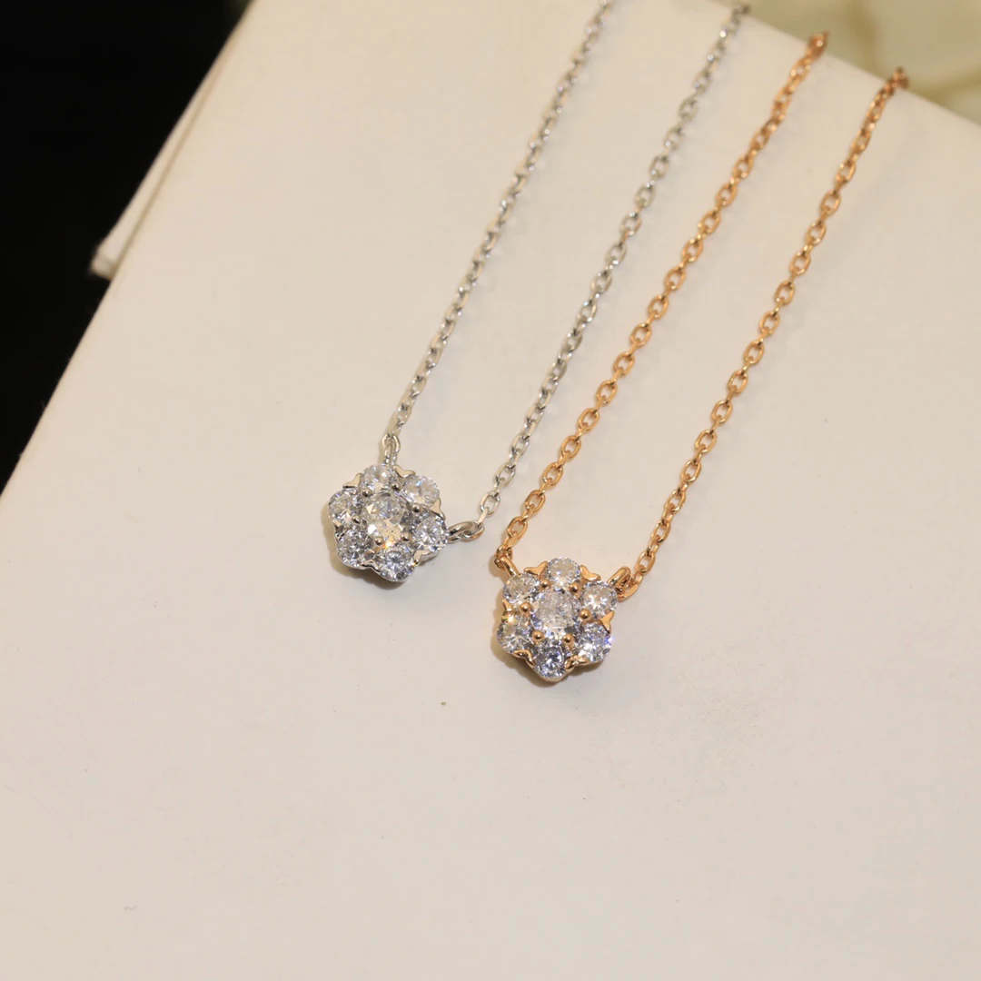 

Flower Necklace S925 Pure Silver Material Anti Allergy Electroplated 18k Flower Blooming Gift