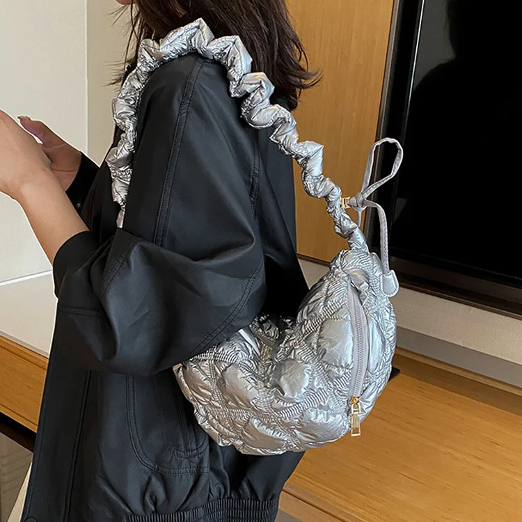 

Женская плиссированная сумка через плечо в виде облака, яркая поверхность, сумка через плечо большой емкости