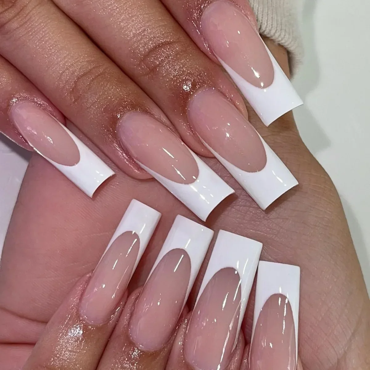 30 White Acrylic Nail Designs for 2024 - The Trend Spotter