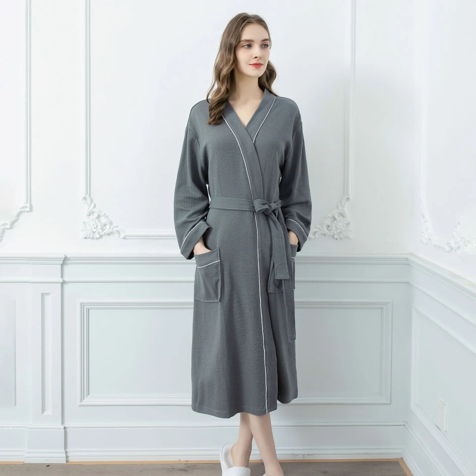 Couples' Long Bathrobe Women's Exquisite Cut Thin Fabric 2-in-1 Bath Gown & Robe Perfect for Home Relaxation & Post-Bath Wear