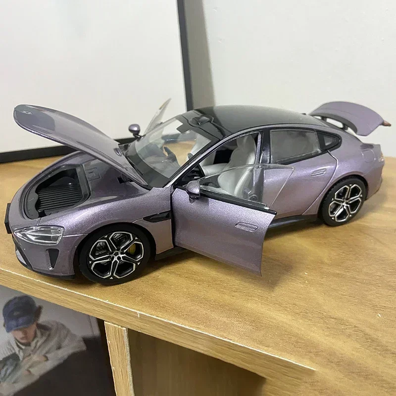 Diecast 1/24 Model Car Play Vehicles Su7 Model Car Toys for Boys Gift Xiaomi Su7 Simulation Model Decoration 2
