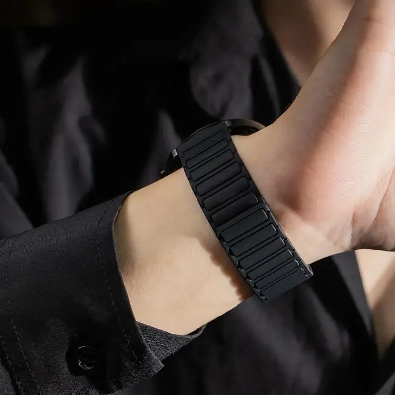 Magnetic Silicone Loop 22mm Wristband - Soft Replacement Strap