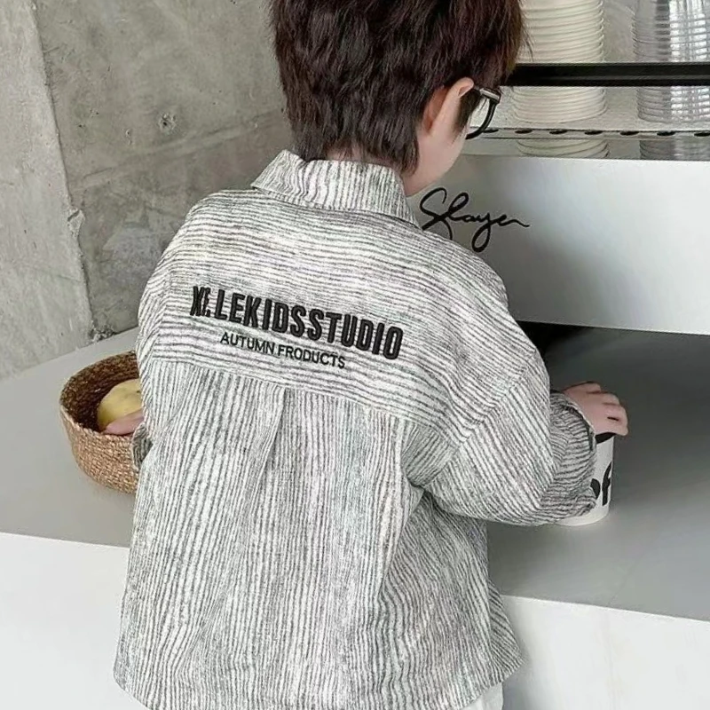 2025년 신상 남아 봄 가을 스트라이프 자켓 슬림핏 경량 캐주얼웨어 트렌디 슬림 셔츠 대비 스티치