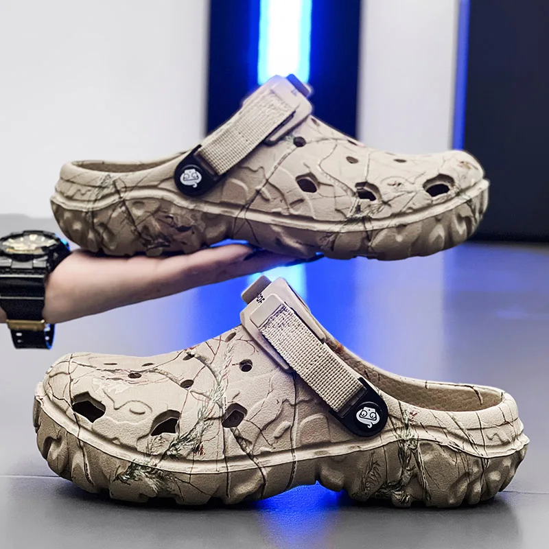 Men Slippers High Quality Classic Outdoor Anti-Slip Garden Shoes Lightweight Fashion Casual Sandals Sandals for Men Platform 2