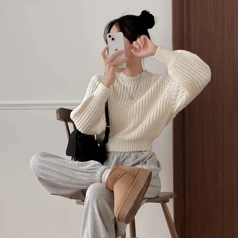Autumn and Winter Women's Clothing Elegant Short Lantern Sleeve Sweater New Round Neck Pullover Solid Color Slim-fit Knitwear