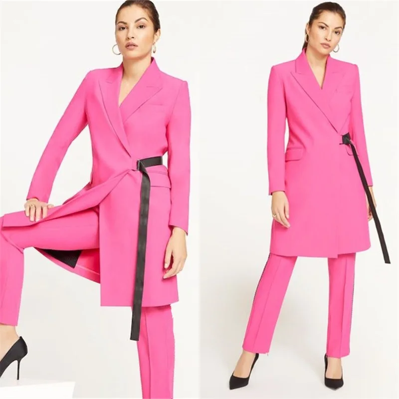

Женские костюмы из 2 предметов розового цвета, Длинный блейзер с поясом и брюки, модные официальные смокинги на заказ, женское платье для выпускного вечера