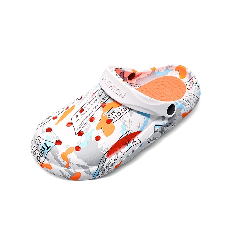 2023 comfortable soft men's slippers wearing hole shoes  platform beach sandals men's slippers garden shoes slippers men