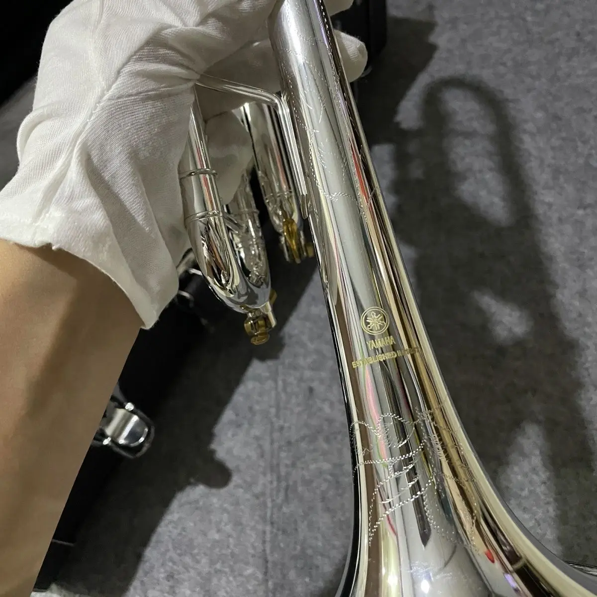 Trumpet b-flat YTR-8335GS two-color silver body gold key professional examination playing instrument