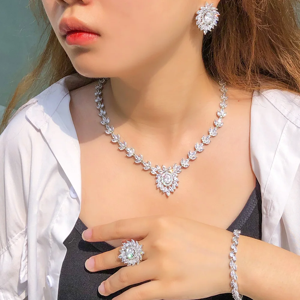 Cwwzircons 4個ブライトホワイトアフリカナイジェリアczジルコニア花の 