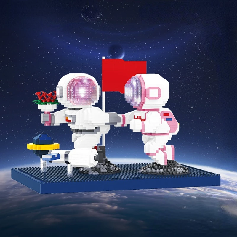 

Love Astronaut Spaceman Ornament Valentine's Day Gift Kawaii Assembled Cute Building Blocks Toys 2023 New