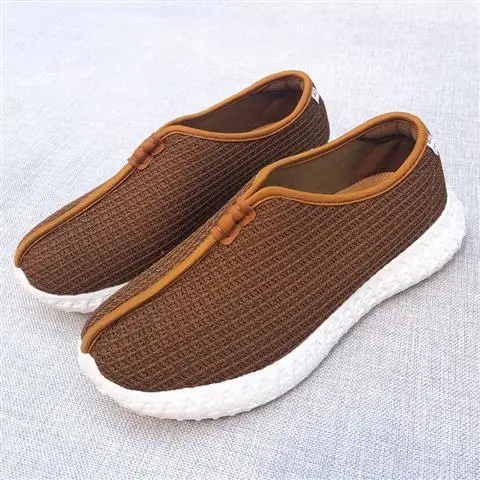 Summer New Male Monk Shoes Breathable Chinese Traditional Buddhist Lay Meditation Shoes Zen Lohan Arhat Shoes Kung Fu Sneakers