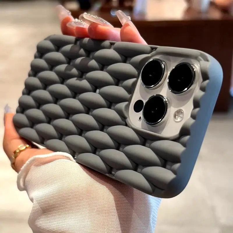 Advanced Heat-Dissipating Silicone Phone Case with Hollow Bumper Design