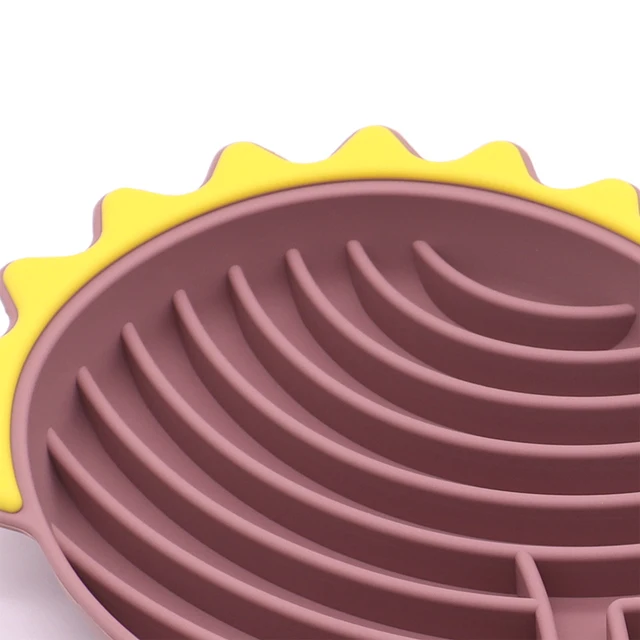 Pet supplies Slow Food Bowl Anti-Knockover Anti-Slip Dog Bathing Distraction Silicone Dog Sucker Food Training Feeder Supplies 4