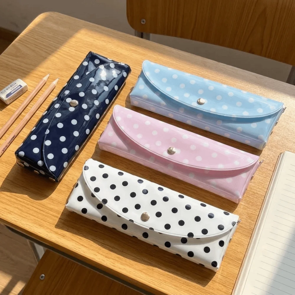 Astuccio in PVC a pois con chiusura a bottone a pressione, design portatile, custodia leggera e resistente, organizer per cancelleria per studenti - immagine 4