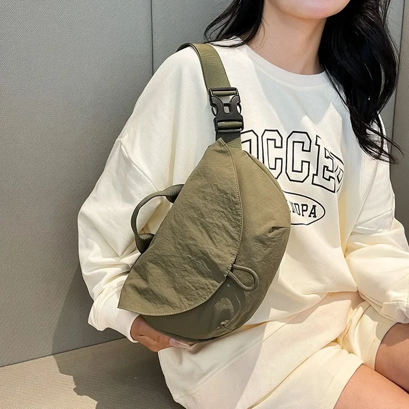 Women Crossbody Fashion Hidden Magnetic Button Sports Riding Waist Bag Nylon Dumpling Shoulder Satchel Suitable for Travelling