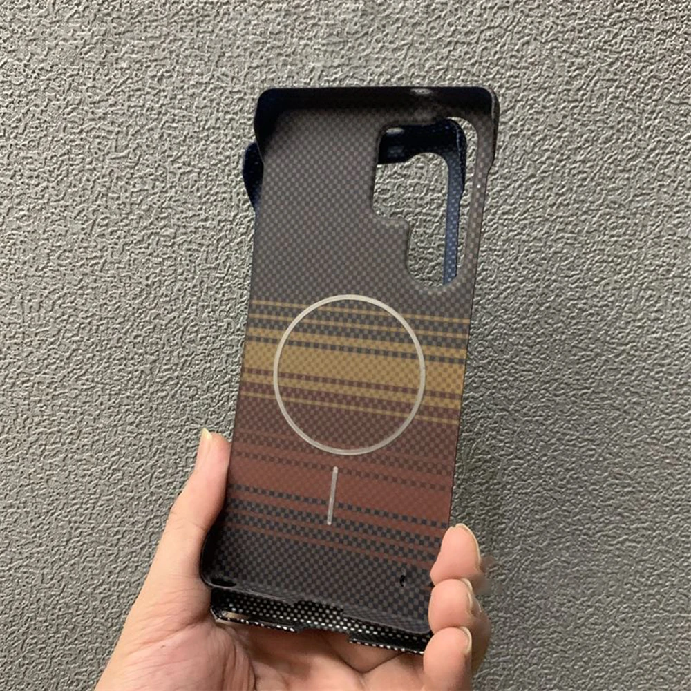 Ultra Thin Carbon Fiber Magnetic Phone Case with Frameless Kevlar Texture