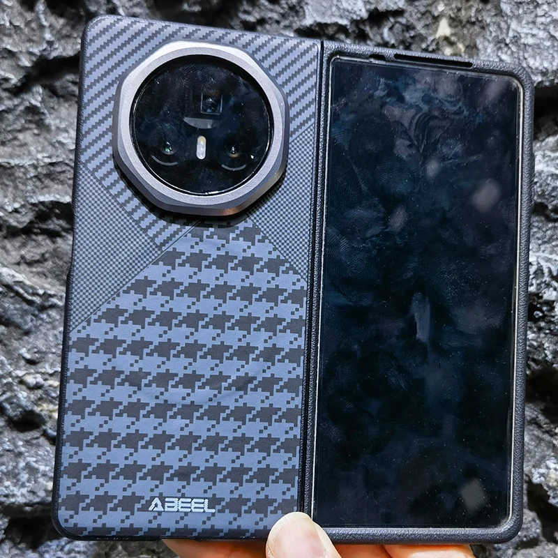 Enhanced Magnetic Folding Case with Wireless Charging for Honor Magic V3 - Fashionably Unique Design