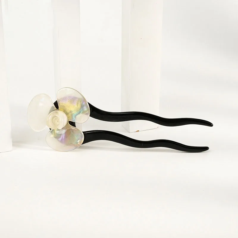 女性と女の子のための手作りの椿の花のヘアピン、チャーム、アセテート