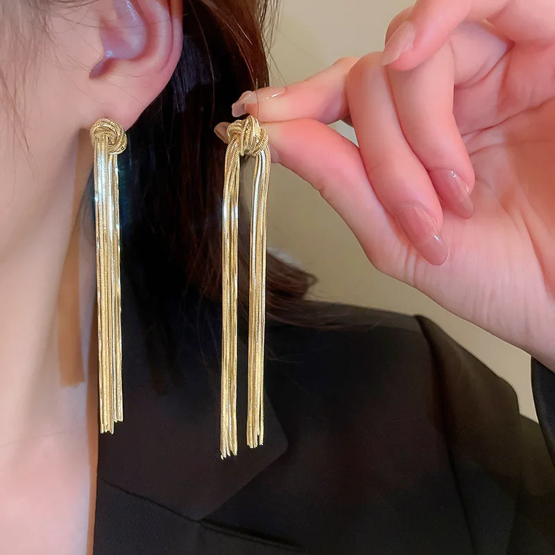 ピアス パンクスタイル ロングチェーン 美味しから タッセル 女性 個性 
