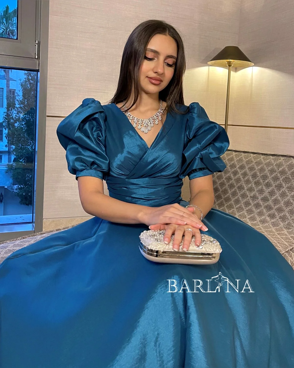 Xijun gaun malam sederhana biru gaun Prom kerah V arablic Saudi