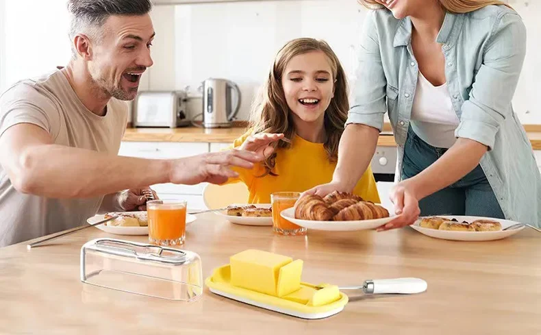 Description Picture 5 of itemKitchen Supplies Fresh Solid Cheese Container Butter Dish With Lid And Knife solid cheese storage fresh keeping Butter Box