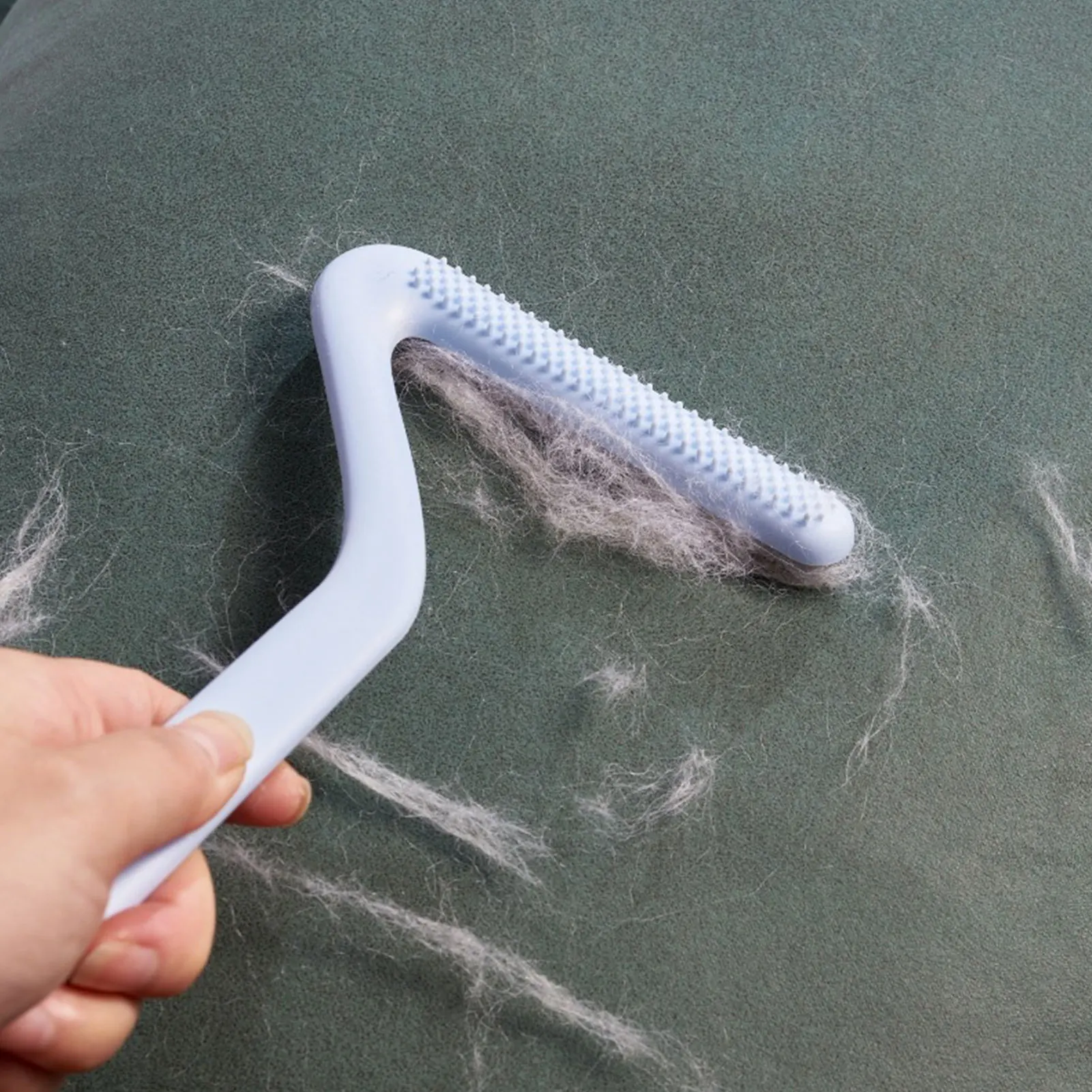 Carpet Floor Sweeper Electrostatic Carpet Floor Sweeper Brush Handheld Sofa Cleaning Roller for Bed Fluff with Trash Collector Household Cleaner