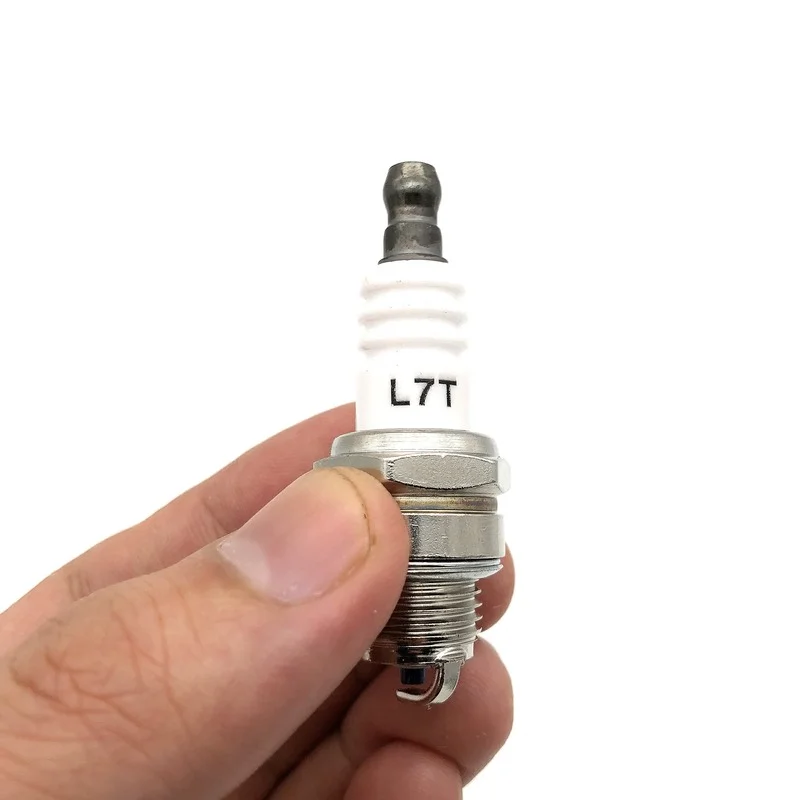 Chainsaw Replace Parts Electric Chainsaw Brush Cutter Shield Brush Cutter Clutch L7T Spark Plug 2pcs For Gasoline Chainsaw and Brush Cutter