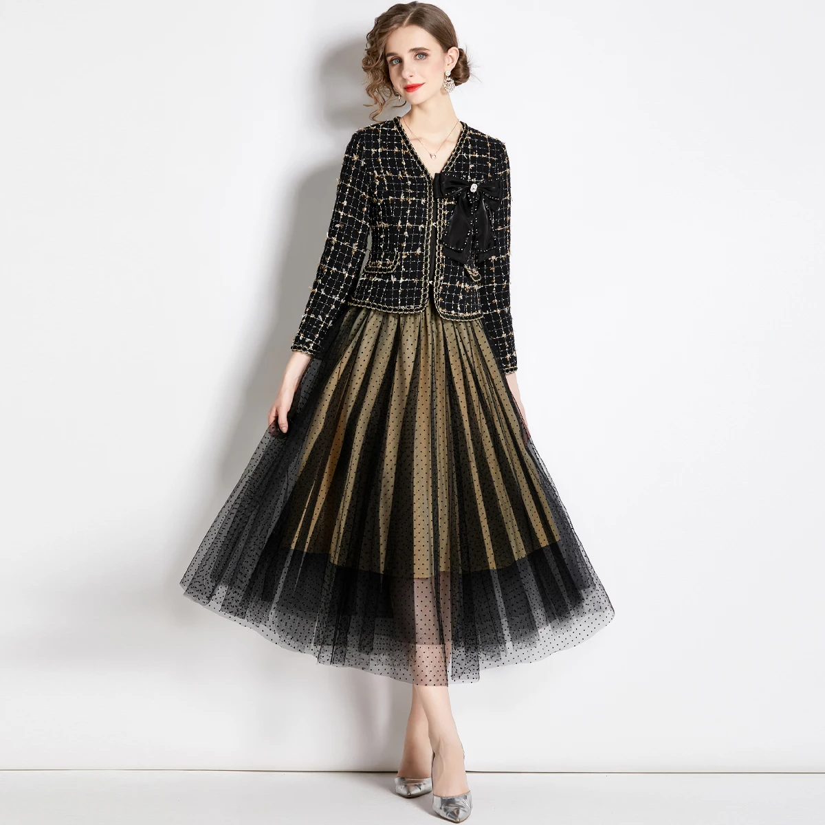 

Autumn and winter office elegant two-piece women's bow V-neck plaid tweed coat + polka dot pleated skirt suit