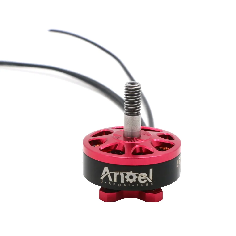 Moteur Brushless 2306 pour drone FPV course installé sur un bras de châssis, avec vis de fixation.