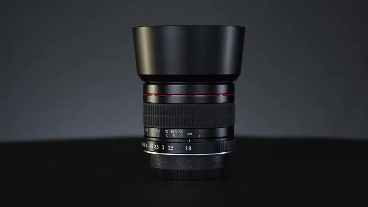 (未使用･未開封品)　Lightdow 85mm F/1.8 ミディアム望遠ポートレート プライムマニュアルフォーカスフルフレームレンズ Canon Nikon DSLR用 kmdlckf 中古】(未使用・未開封品) Lightdow 85mm F/1.8 ミディアム望遠