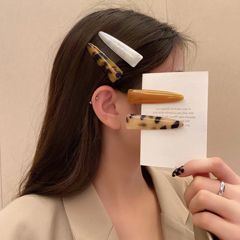 

Vintage Leopard Geometric Triangle Bang Fragmented Hair Clip, Acetic Acid