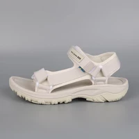 Sandales de sport d'été pour femmes, chaussures de marche de plage respirantes à bout ouvert, sandales plates légères et confortables pour les voyages en plein air 4