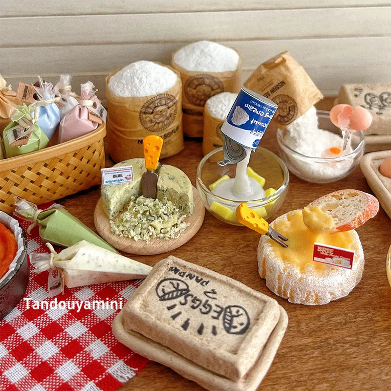 Miniature DIY Kitchen Scene for Dolls - 1:6 1:12