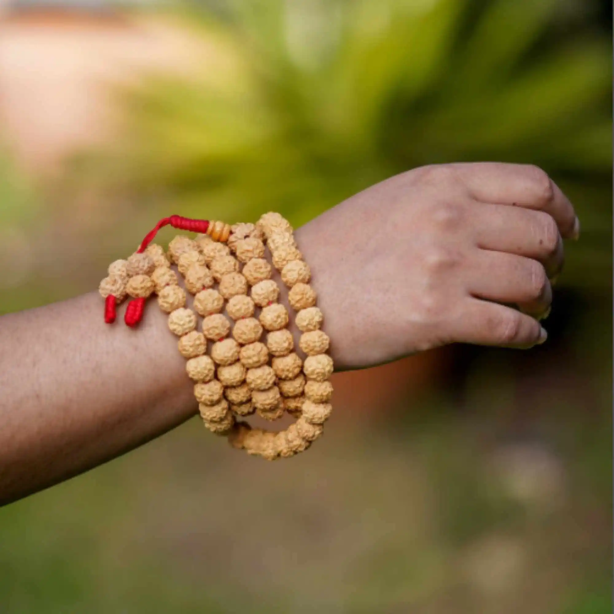 

10mm Beautiful brown round Rudraksha bodhi seeds Yoga Bracelet Classic Easter Aquaculture Fashion Dangle FOOL'S DAY Diy Lucky