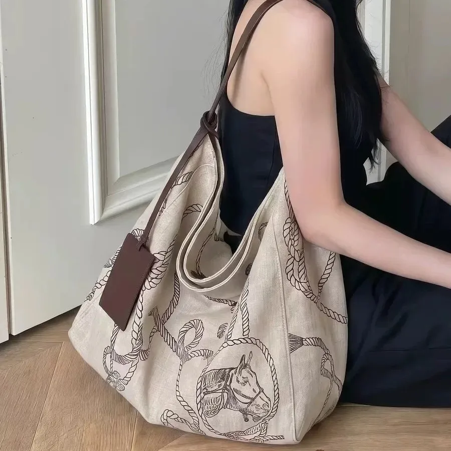 Vintage-Inspired Women's Large Canvas Tote Bag - Fashionable and Spacious Shopper Handbag