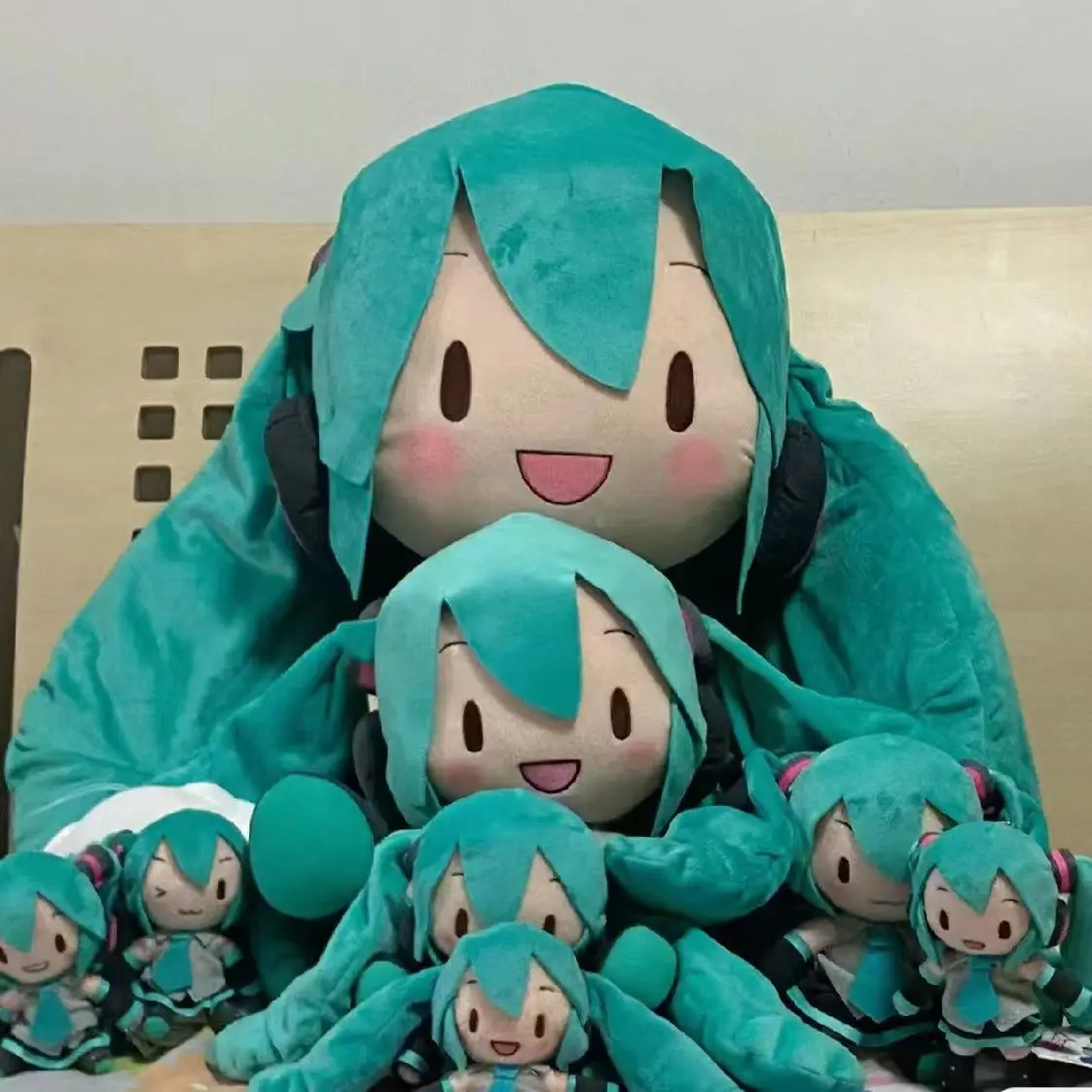 Hatsune Miku super large plush doll 