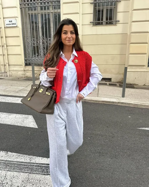 Womens Crochet Chunky Knit Top Sleeveless Button Down Crop Tops Trendy Cardigan Sweater Vest for Women with Pockets 2