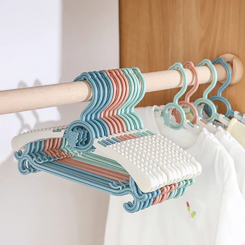 https://ae01.alicdn.com/kf/Sb9f34d3a8ff14998a403a74daceaf3b7M/5PCs-Clothes-Hanger-Baby-and-Infant-Hanging-Clothes-Rack-Retractable-Drying-Rack-Cute-Non-Slip-Plastic.jpg_960x960.jpg