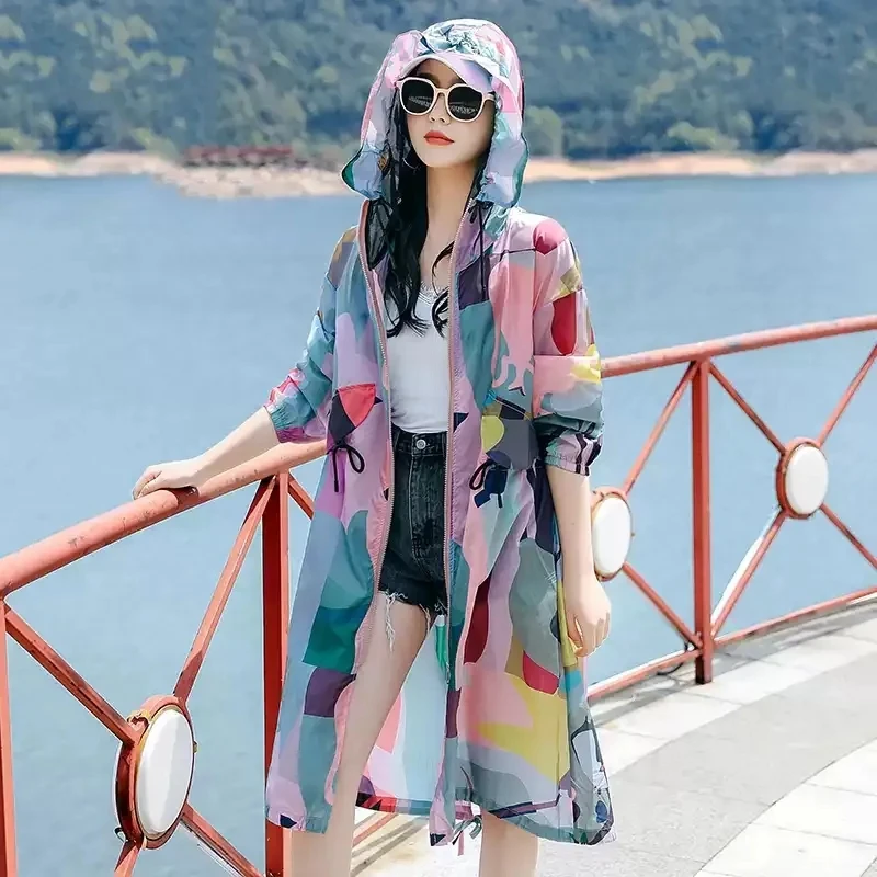 Women's Lightweight Sunscreen Clothing In Summer 2024 New UV Breathable Sun-protective Clothing Outdoor Joker Coat Tide.