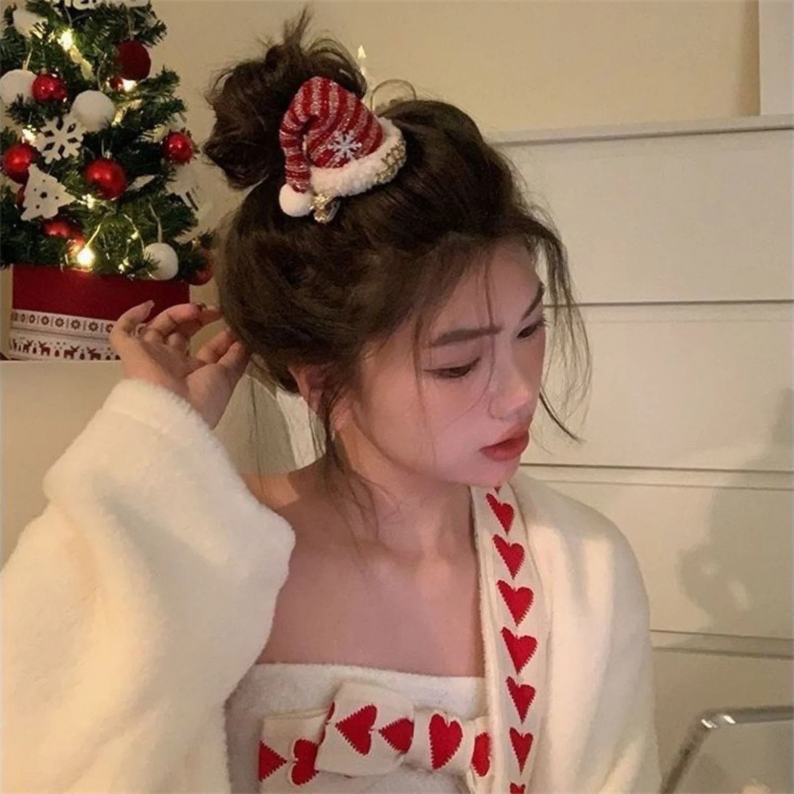 1PC Christmas Santa Hat Headband, Mini Plush Snowflake Embellished Hairband, Cute Xmas Hair Accessory For Women Girls