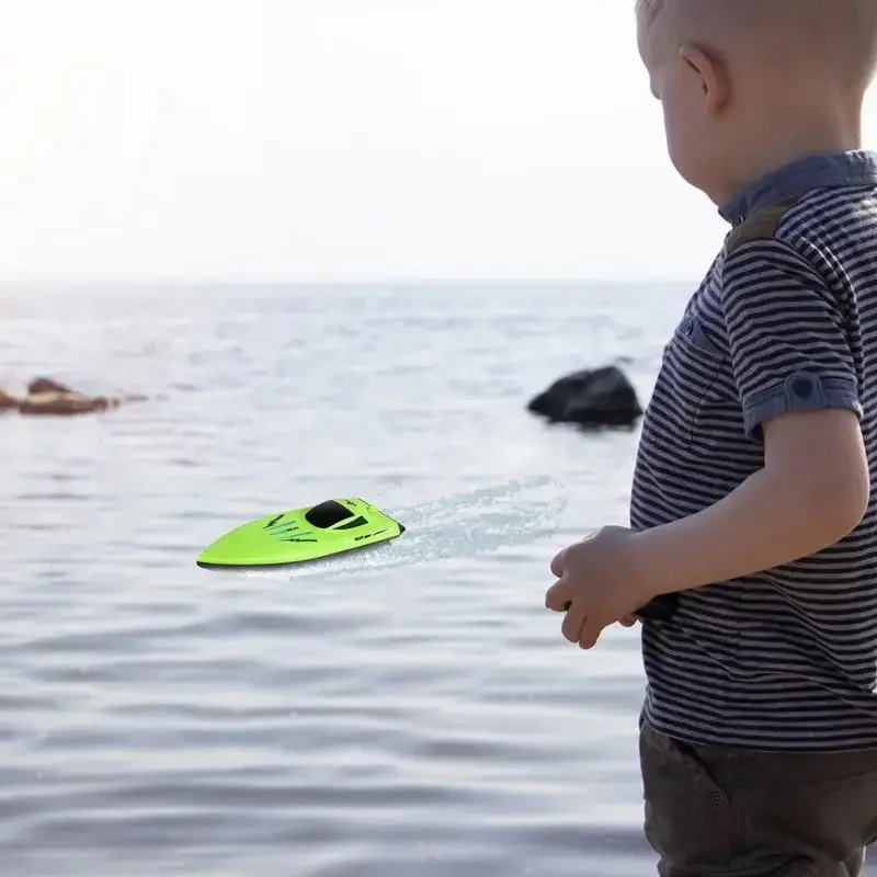 Remote Control Boat For Kids Waterproof Remote Control Toys Fast Boat Lightweight Water Racer RC Boats Pool Toys
