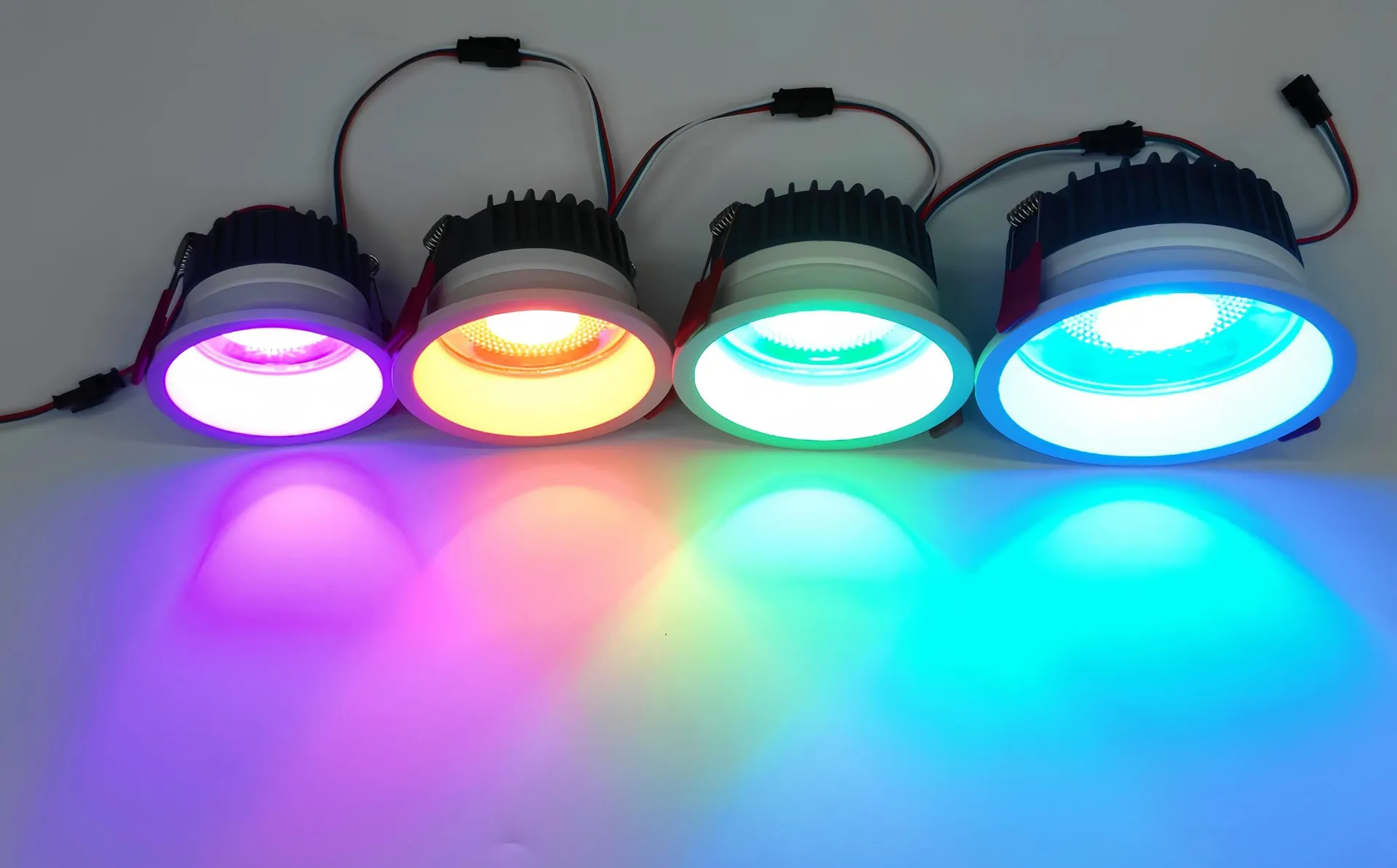 8W/10W/12W/20W DC24V WS2811 RGBIC 주소 지정 가능 LED 스마트 픽셀 다운라이트 실내용 3핀 JST 입출력 30도