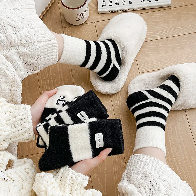 Autumn and Winter Striped Aussie Velvet Mid-tube Socks Women's Thick Velvet Thermal Socks Coral Velvet Floor Sleeping Socks