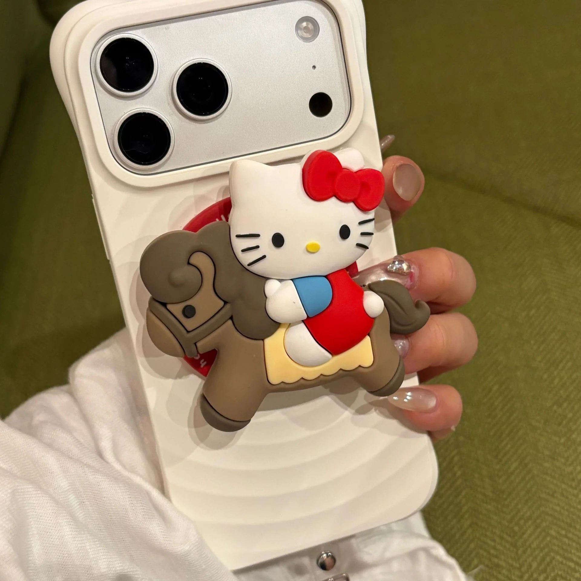 귀여운 실리콘 산리오 헬로 키티 마그네틱 폰 스마트톡 스마트톡 스탠드 아이폰용 맥세이프 접이식 무선 충전 케이스 홀더