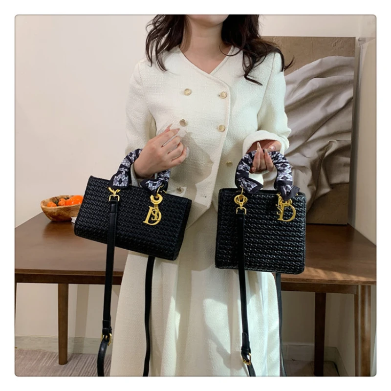 حقيبة يد الأميرة النسائية لعام 2025، بتصميم متطور...