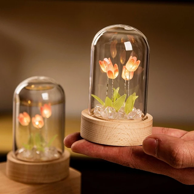 Luz nocturna de tulipán hecha a mano, linda flor para dormitorio, lámpara  LED en cúpula de cristal con adornos de escritorio para dormitorio, hogar