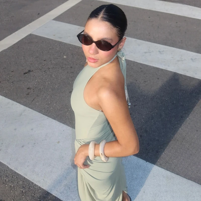 Elegante Abito Lungo Verde con Spalline Sottili, Chic e Minimalista, Senza Maniche, Aderente con Vita Arricciata, Vestito da Strada Casual per Vacanze - immagine 5
